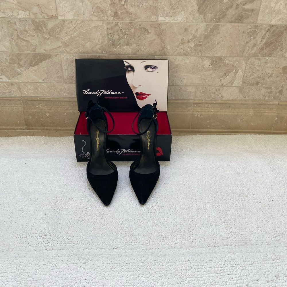 Black Pumps by Beverly Feldman